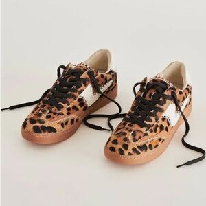 Dolce Vita Women's Notice Stitch Genuine Calf Hair - Cheetah print
